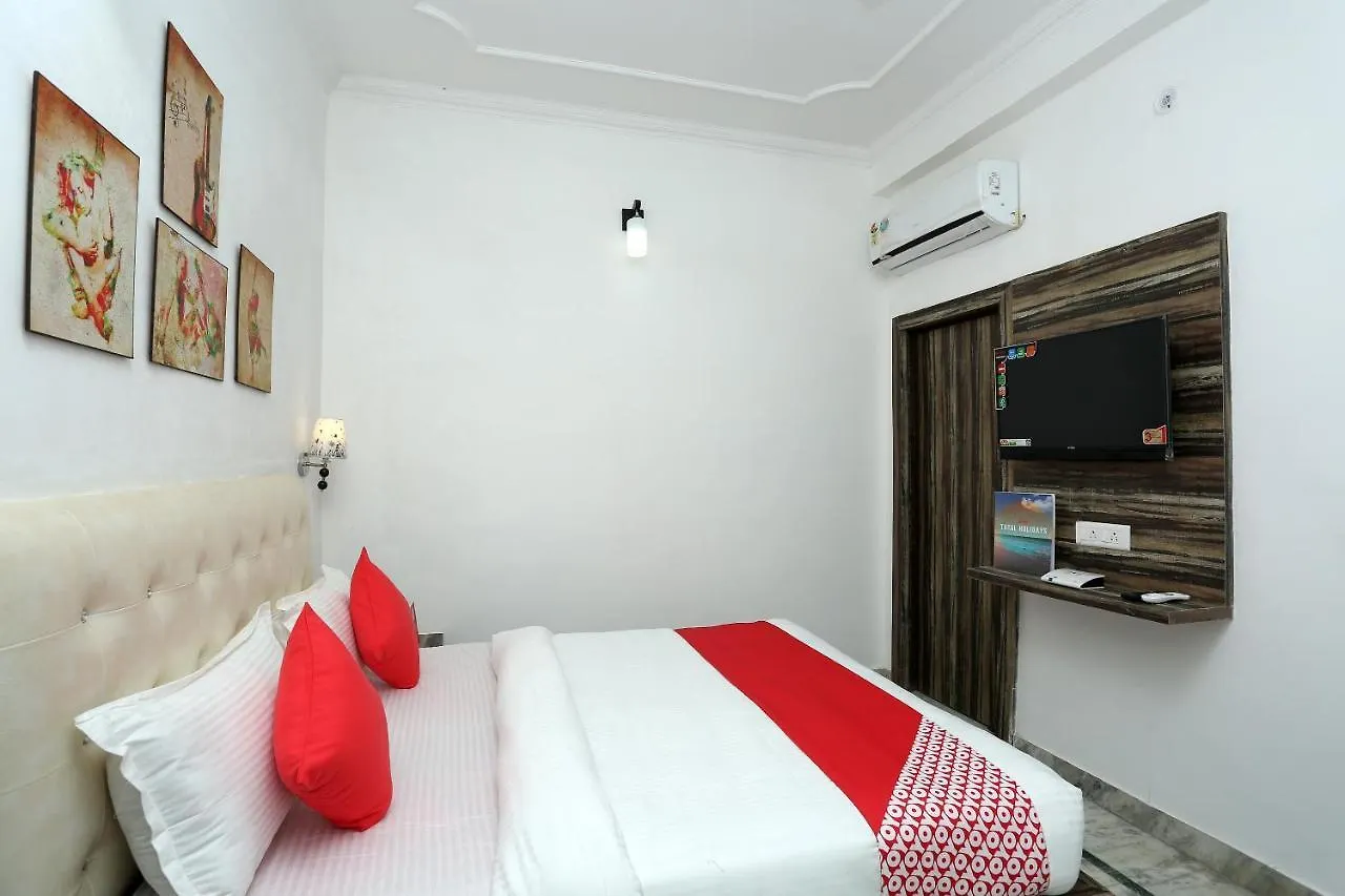 Oyo 16544 Bella Vista By Jordan Hotel Agra  3*, Agra (Uttar Pradesh)